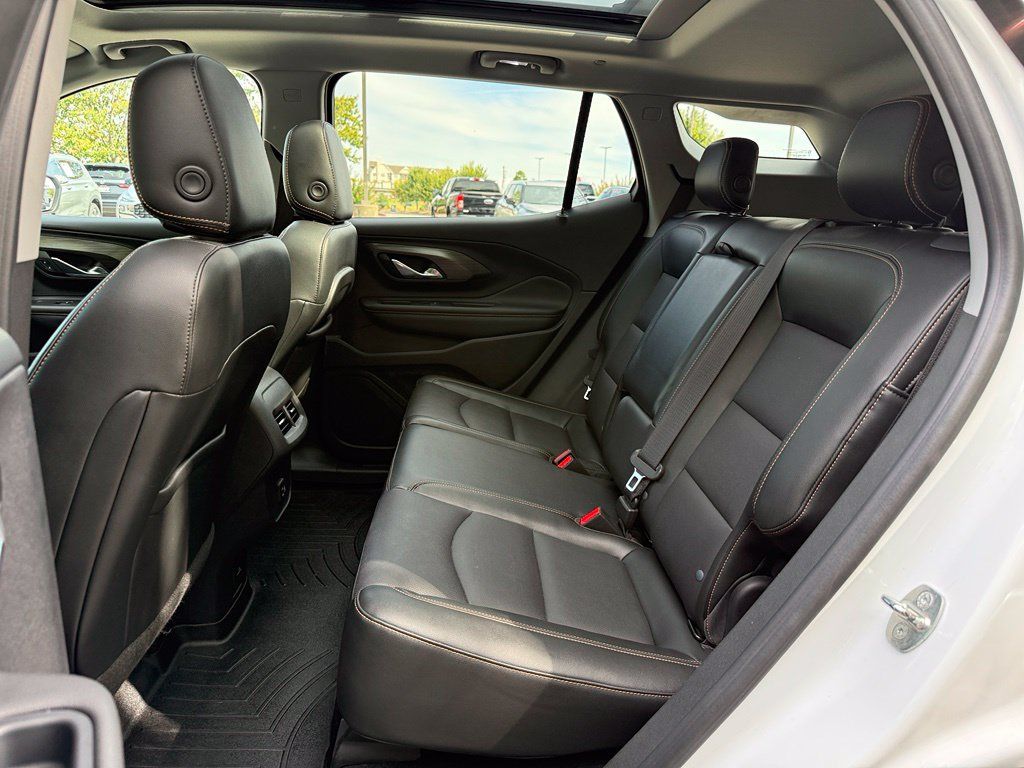 Used 2020 GMC Terrain SLT w/ Preferred Package AWD/4WD image 35