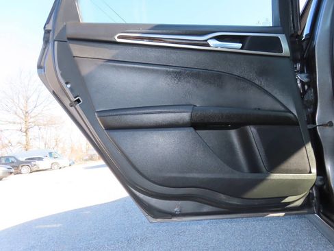 Used 2014 Ford Fusion SE w/ Equipment Group 202A image 35