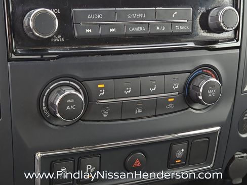 Used 2022 Nissan Titan SV image 24