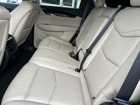 Used 2018 Cadillac XT5 Premium Luxury image 12