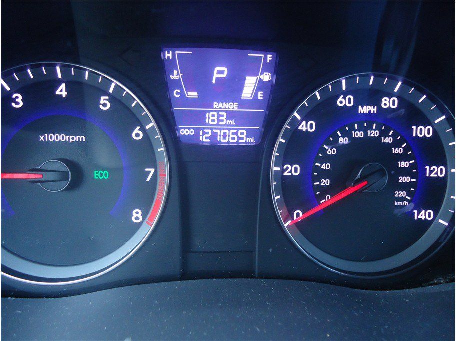 Used 2013 Hyundai Accent SE FWD image 25