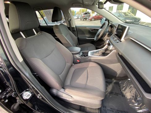 Used 2025 Toyota RAV4 LE image 36