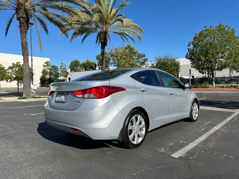 Used 2013 Hyundai Elantra Limited FWD image 2