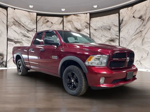 Used 2017 RAM 1500 Express AWD/4WD image 11