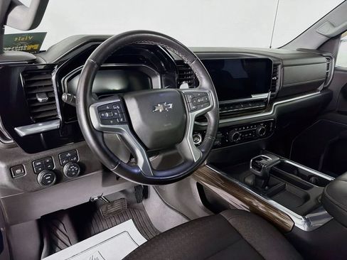 Used 2022 Chevrolet Silverado 1500 RST AWD/4WD image 9