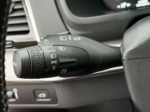 Used 2020 Volvo XC90 T6 R-Design image 29