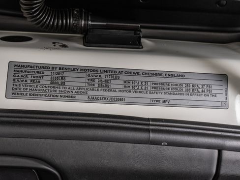 Used 2018 Bentley Bentayga Activity AWD/4WD image 19