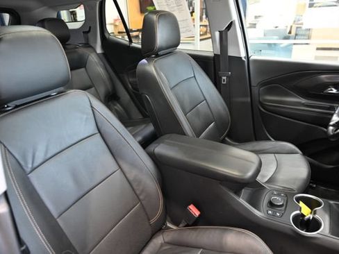 Used 2021 GMC Terrain SLT w/ Elevation Edition FWD image 8