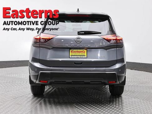 Used 2024 Nissan Rogue S AWD/4WD image 6
