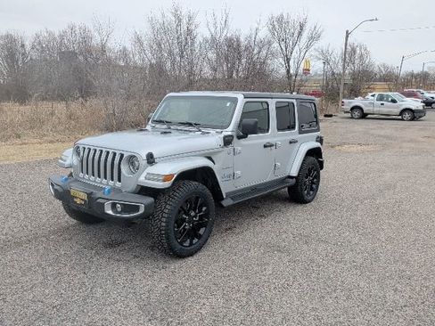 Used 2022 Jeep Wrangler Unlimited Sahara AWD/4WD image 1