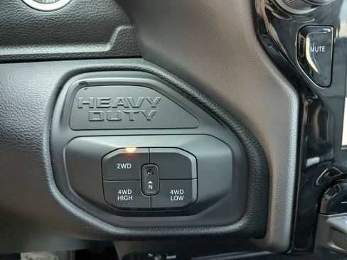 Used 2026 RAM 2500 Laramie AWD/4WD image 22