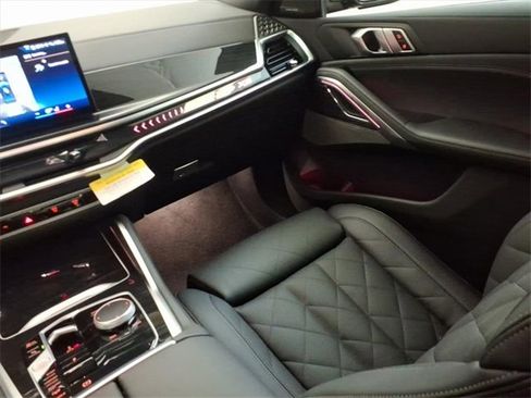 Used 2025 BMW X6 xDrive40i w/ Climate Comfort Package image 19