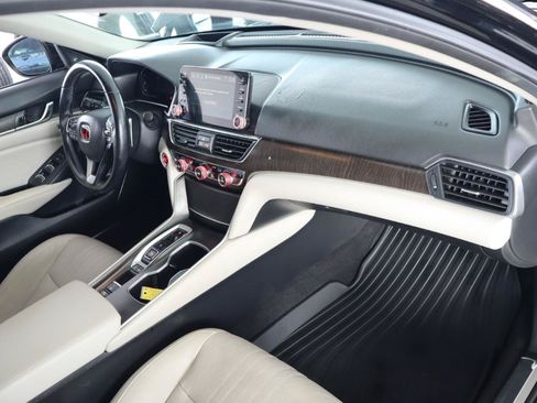 Used 2018 Honda Accord Touring image 41