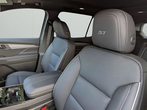 New 2025 Buick Enclave Sport Touring w/ Super Cruise Package image 9