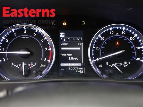 Used 2017 Toyota Highlander Limited Platinum AWD/4WD image 18