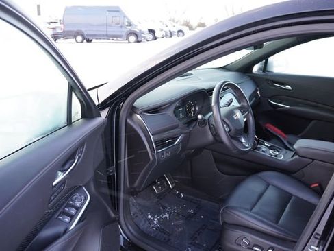 Used 2023 Cadillac XT4 Sport w/ LPO, Onyx Lite Package image 14