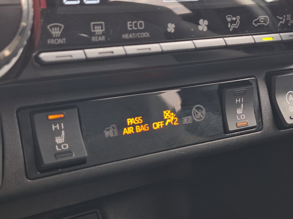 Used 2025 Toyota RAV4 XLE w/ Weather Package AWD/4WD image 23