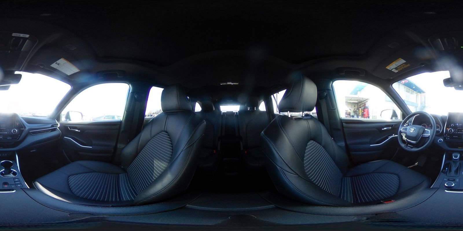 Used 2025 Toyota Highlander XSE AWD/4WD image 44