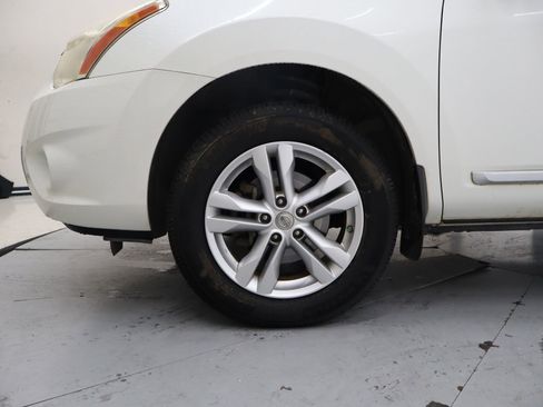 Used 2013 Nissan Rogue SV image 12