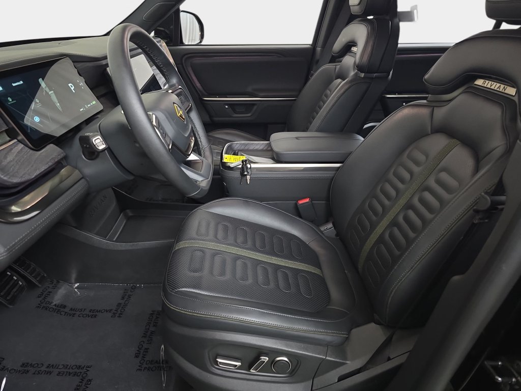 Used 2025 Rivian R1S Adventure Dual AWD/4WD image 16