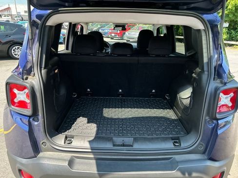 Used 2020 Jeep Renegade Latitude w/ Cold Weather Group AWD/4WD image 22
