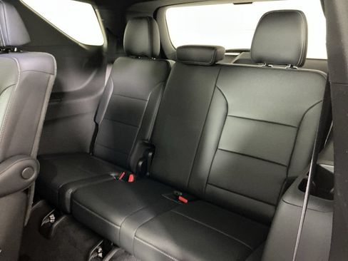 New 2027 Chevrolet Traverse LT w/ Sun and Wheel Package AWD/4WD image 9
