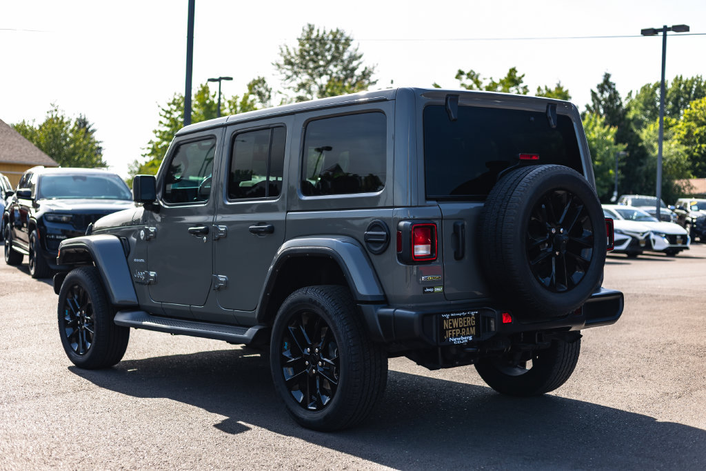 Used 2021 Jeep Wrangler Unlimited Sahara AWD/4WD image 10