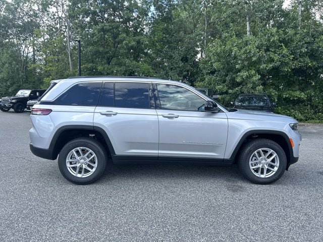 New 2026 Jeep Grand Cherokee Laredo X AWD/4WD image 2