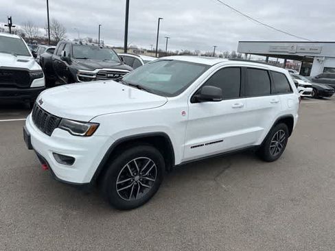 Used 2018 Jeep Grand Cherokee Trailhawk w/ Trailhawk Luxury Group image 16