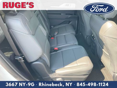 New 2026 Ford Explorer Active w/ Active Comfort Package AWD/4WD image 13