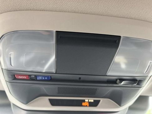 Used 2025 Subaru Crosstrek 2.0i Premium w/ Crosstrek Mirror Package AWD/4WD image 15