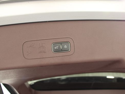 Used 2021 Lincoln Aviator Black Label w/ Class IV Trailer Tow Package image 26