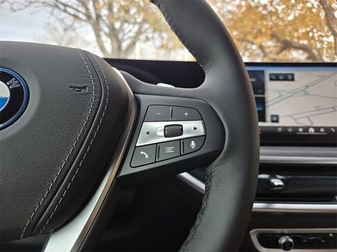 New 2026 BMW X5 xDrive50e w/ Premium Package image 30