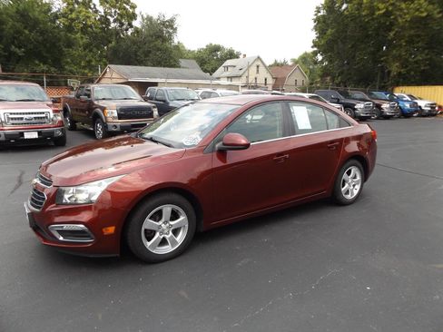 Used 2016 Chevrolet Cruze LT image 1