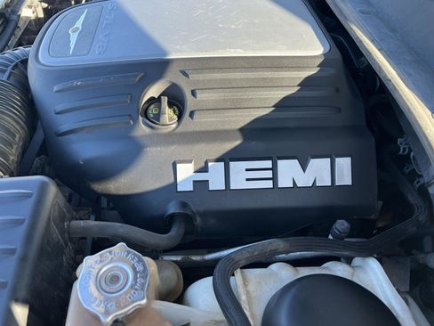 Used 2006 Chrysler 300 C w/ Protection Group II image 46