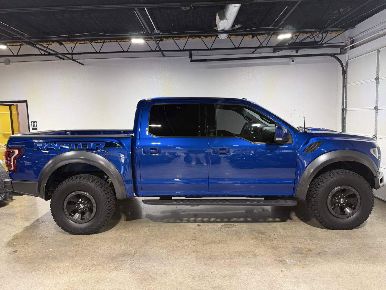 Used 2018 Ford F150 Raptor w/ Equipment Group 802A Luxury AWD/4WD image 5