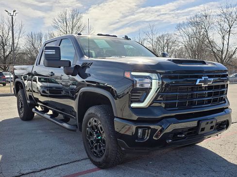Used 2024 Chevrolet Silverado 2500 LT w/ Midnight Edition image 1