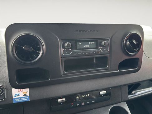 Used 2021 Mercedes-Benz Sprinter 2500 image 10