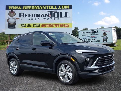 Used 2024 Buick Encore GX Preferred FWD image 1
