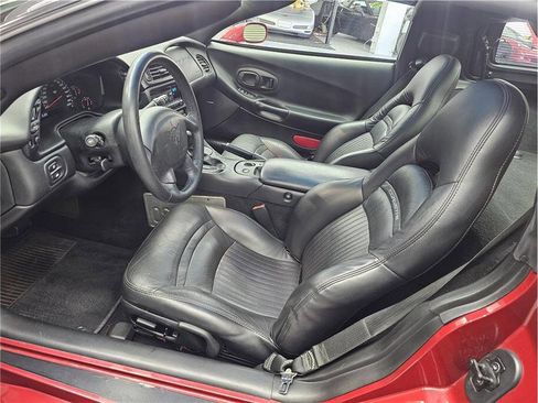 Used 2004 Chevrolet Corvette Coupe w/ Preferred Equipment Group image 5