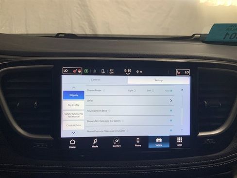 Used 2023 Chrysler Pacifica Touring-L AWD/4WD image 28