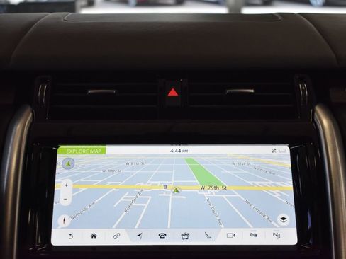 Used 2020 Land Rover Discovery HSE Luxury image 26