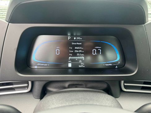 Used 2026 Hyundai Elantra SE FWD image 4