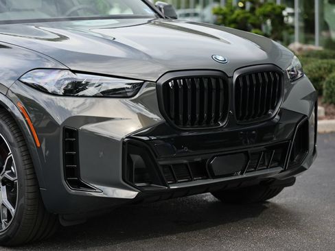 New 2026 BMW X5 xDrive50e w/ Executive Package AWD/4WD image 2