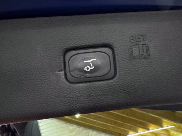 Used 2021 Ford Edge Titanium w/ Cargo Accessory Package FWD image 10