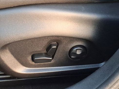 Used 2019 Jeep Compass Latitude w/ Popular Equipment Group image 11