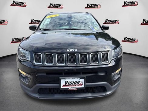 Used 2019 Jeep Compass Latitude w/ Cold Weather Group AWD/4WD image 2