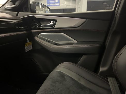 Used 2025 Acura MDX A-Spec image 15