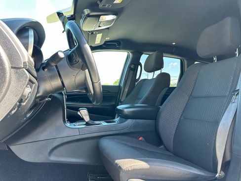 Used 2020 Jeep Grand Cherokee Laredo RWD image 11