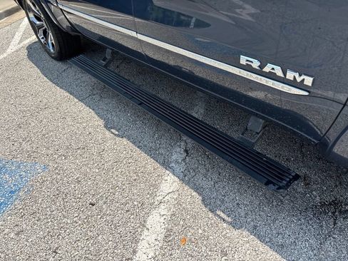 Used 2022 RAM 1500 Limited AWD/4WD image 11